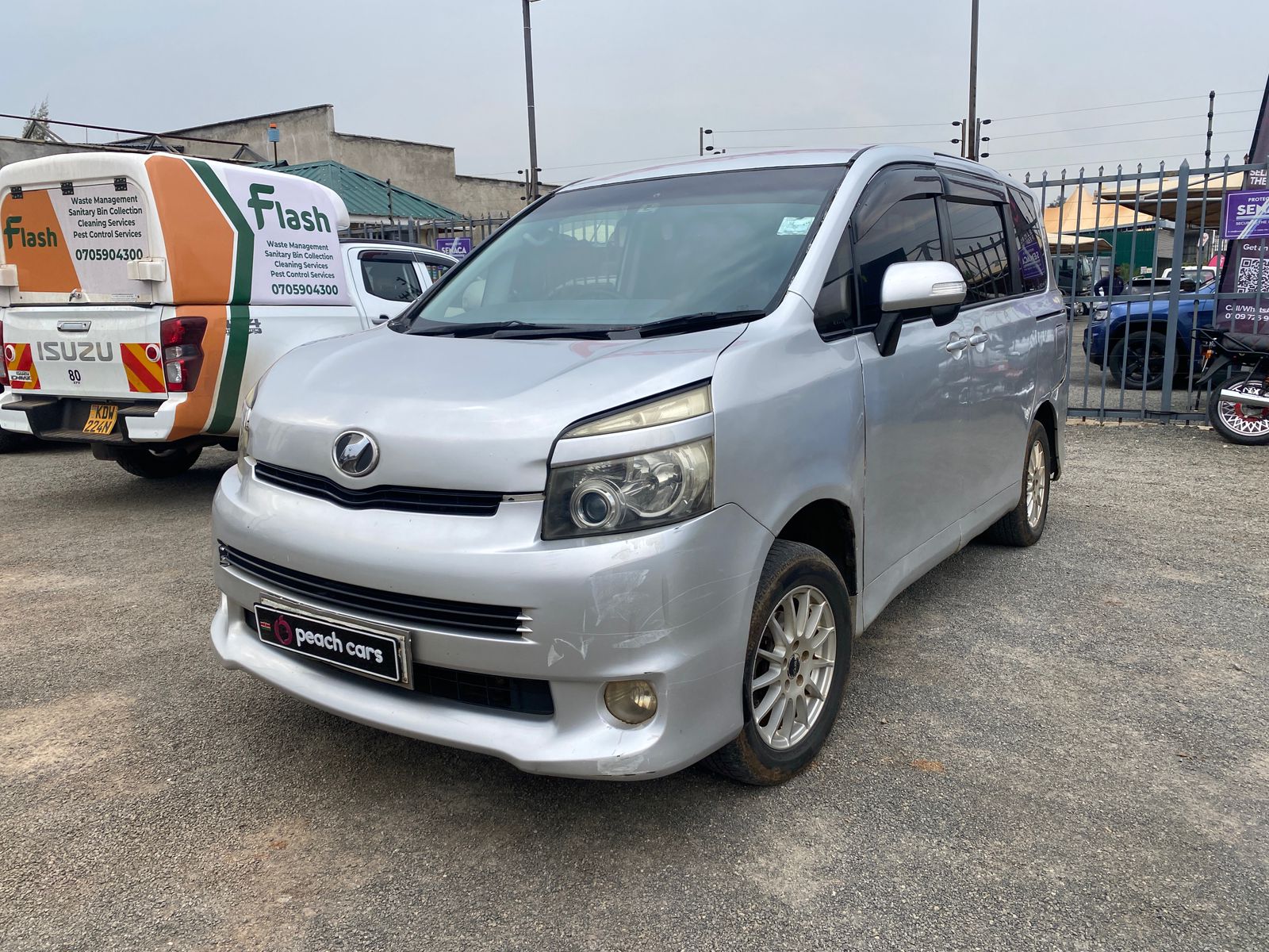 2009 TOYOTA Voxy - Peach Cars