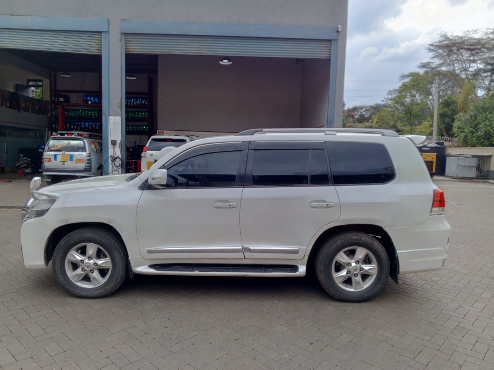 A  2007 TOYOTA Land Cruiser - Peach Cars