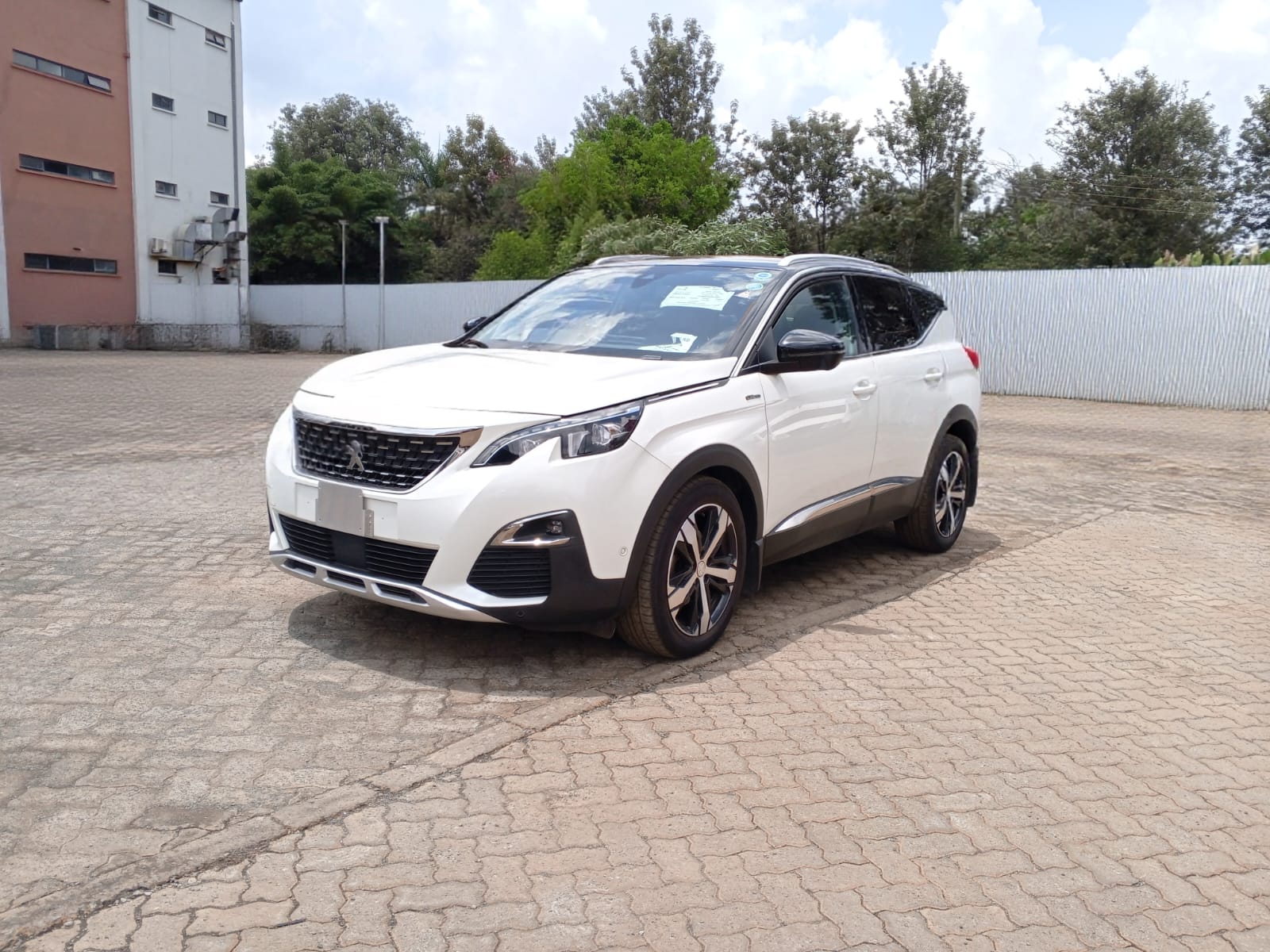 2018 PEUGEOT 3008 - Peach Cars