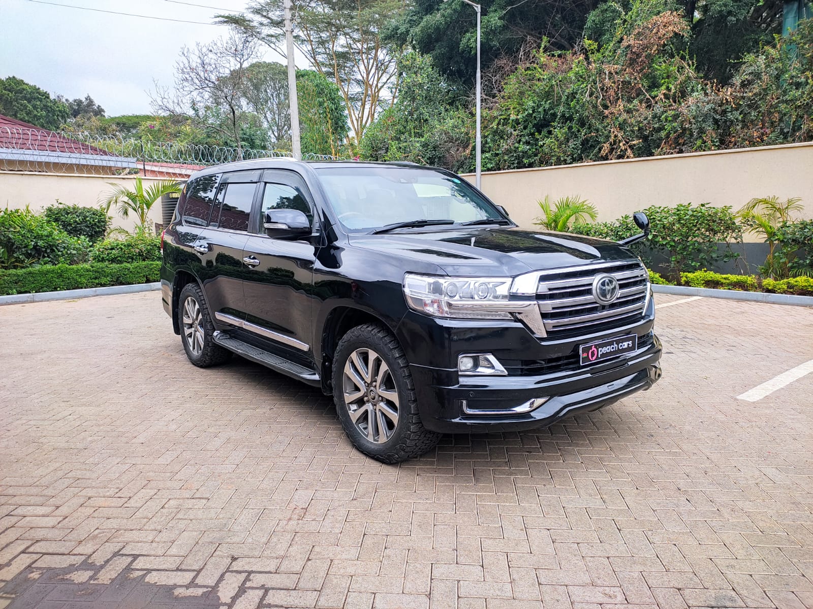 2016 TOYOTA Land Cruiser - Peach Cars