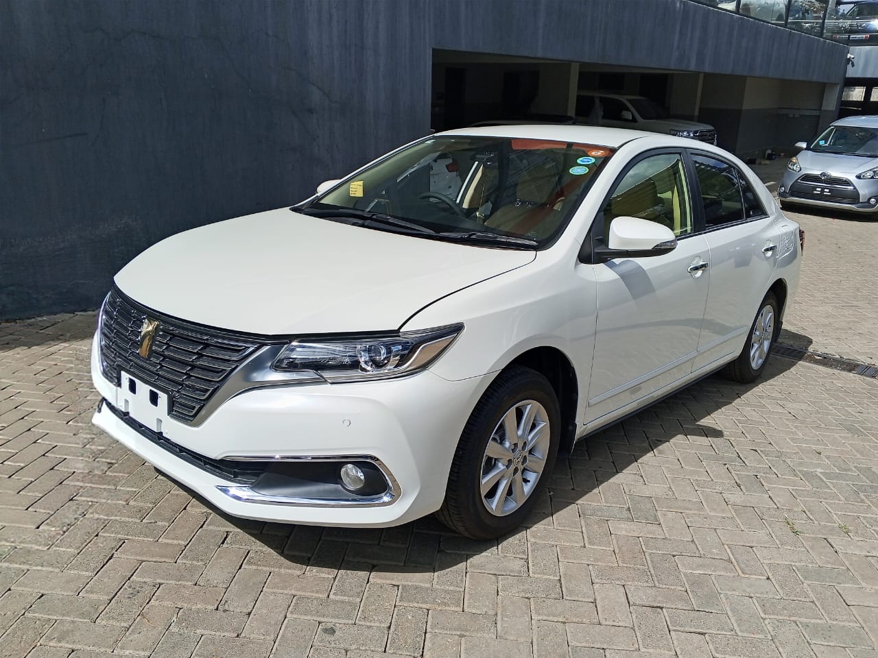 TOYOTA PREMIO カラーサンプル 2019 TOYOTA Premio - Peach Cars
