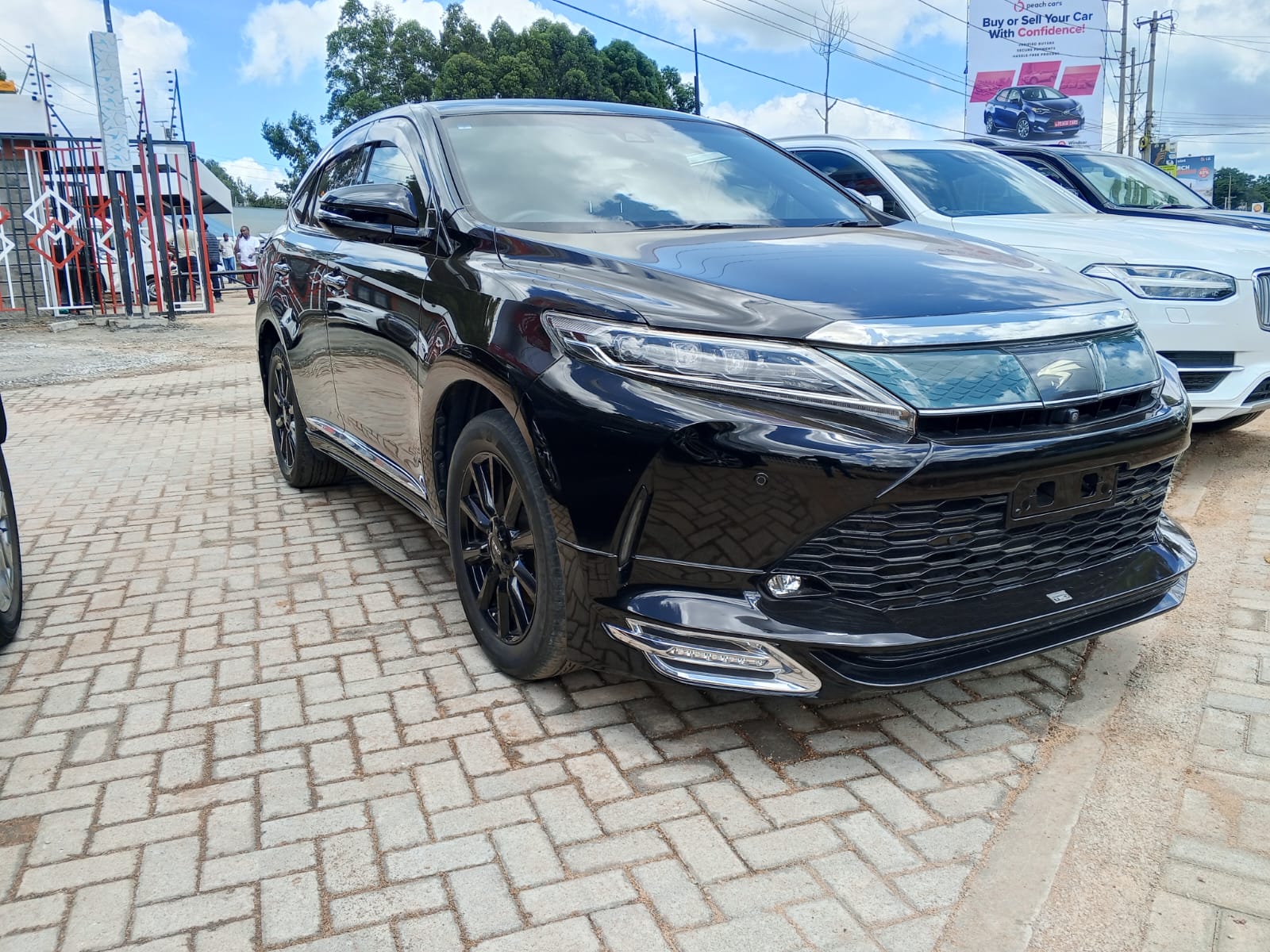2017 TOYOTA Harrier - Peach Cars