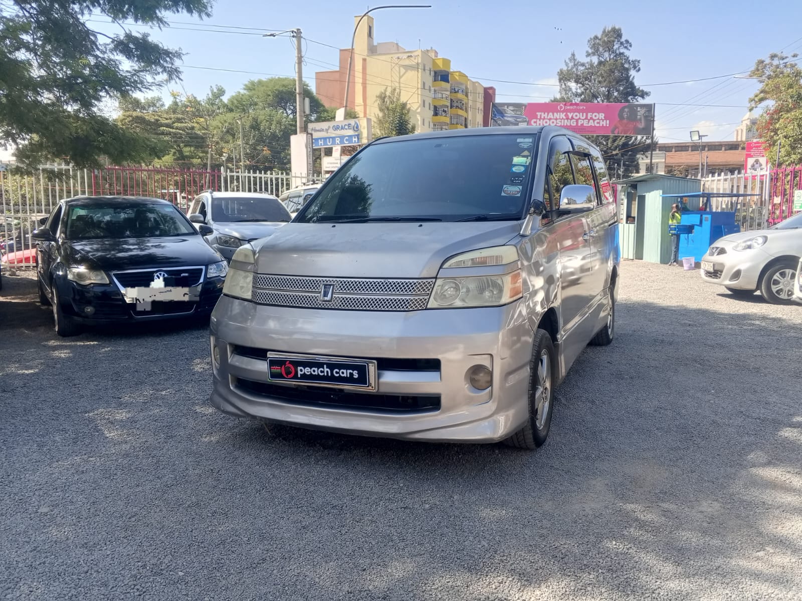 2007 TOYOTA Voxy - Peach Cars