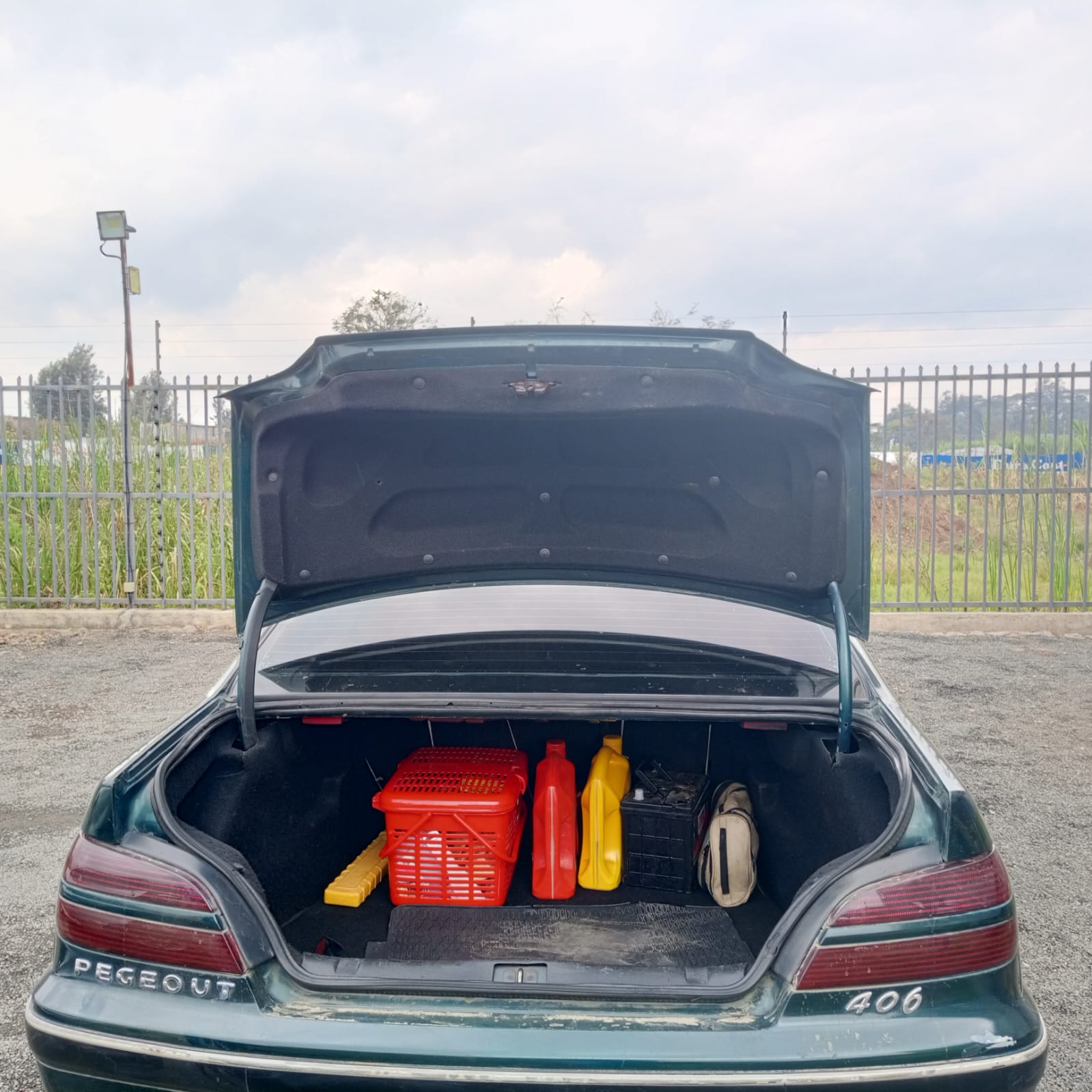 2002 PEUGEOT 406 - Peach Cars