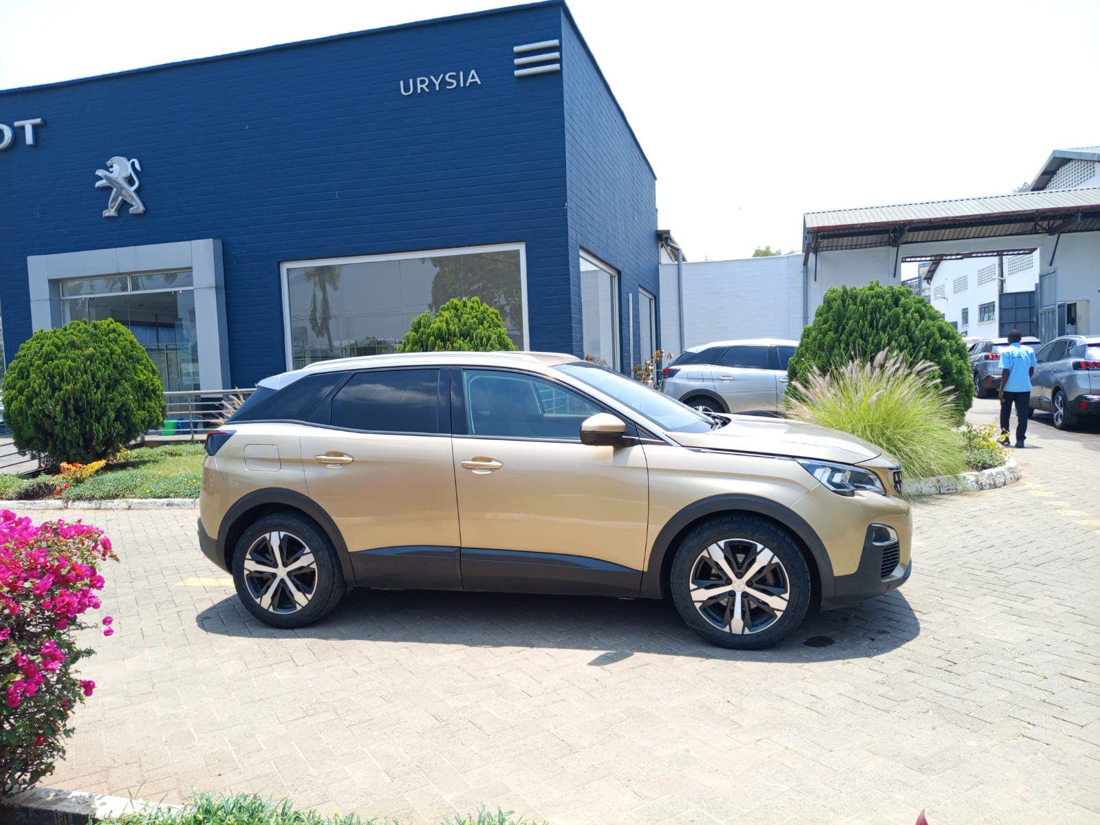 2018 PEUGEOT 3008 - Peach Cars
