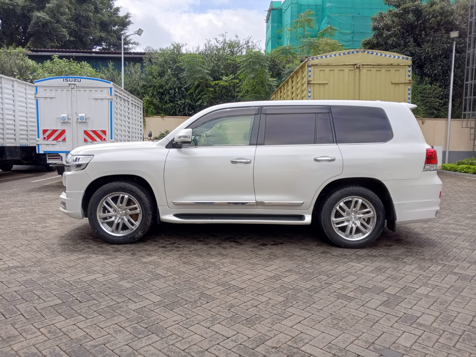 画像 2017 TOYOTA Land Cruiser - Peach Cars