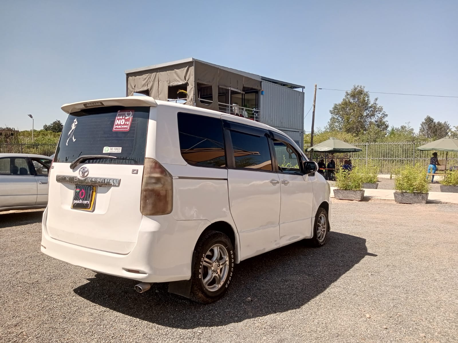 2009 TOYOTA Noah - Peach Cars