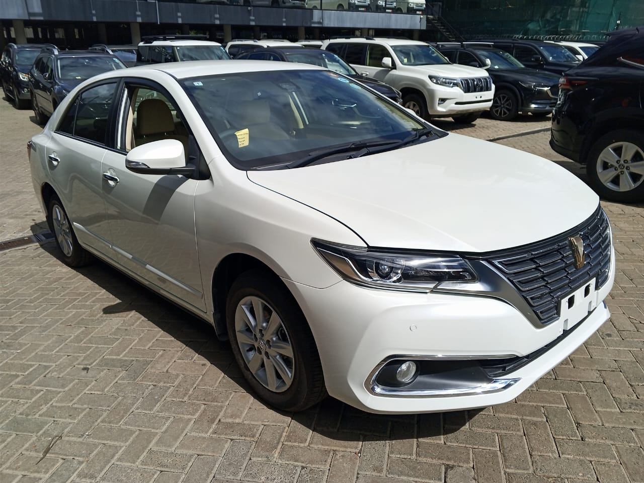 2019 TOYOTA Premio - Peach Cars