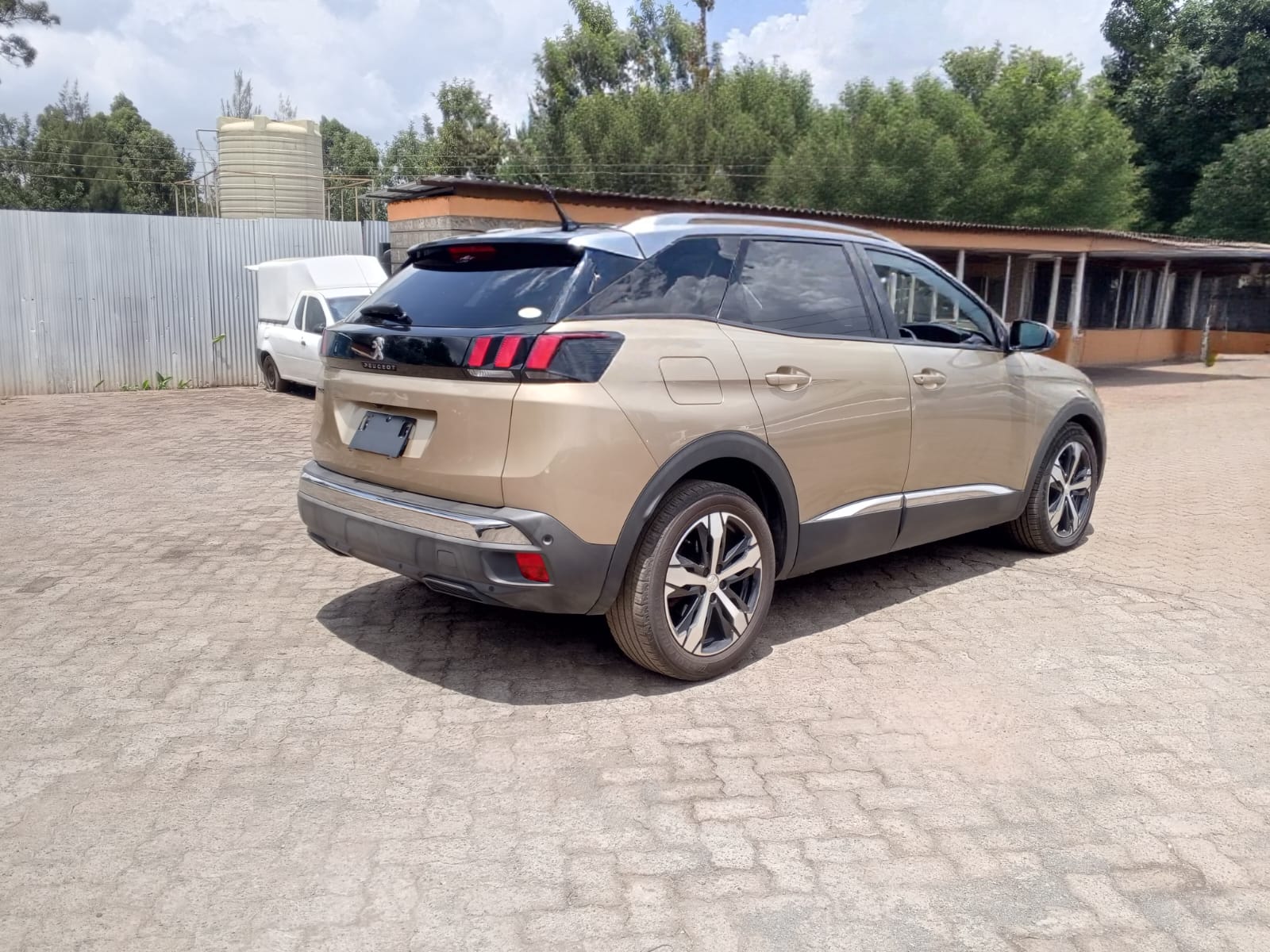 2018 PEUGEOT 3008 - Peach Cars