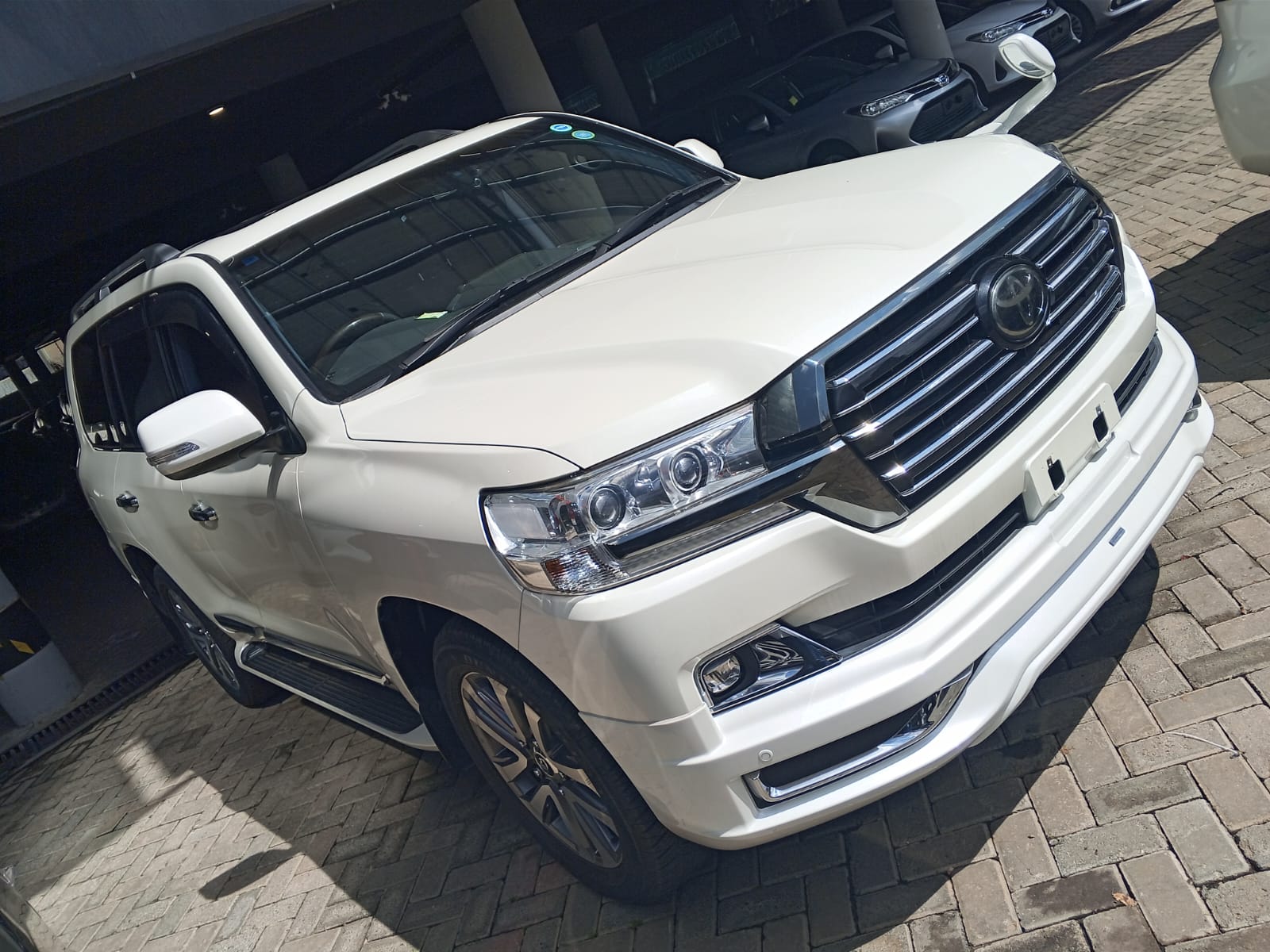 2018 TOYOTA Land Cruiser - Peach Cars