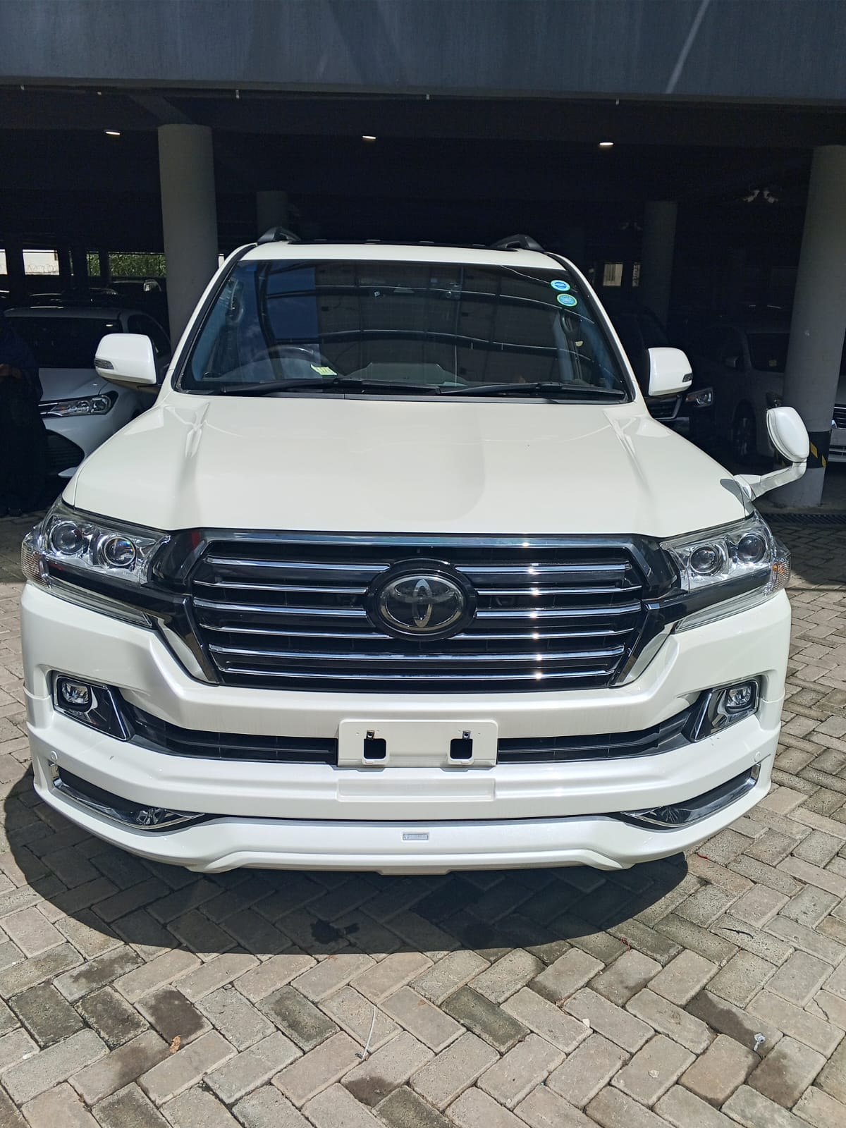 2018 TOYOTA Land Cruiser - Peach Cars